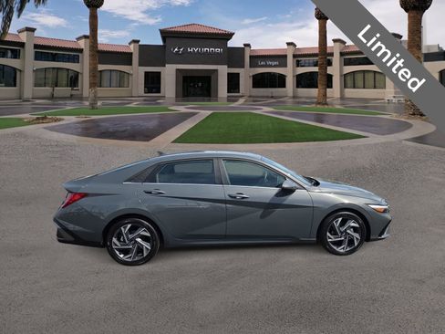 Used 2025 Hyundai Elantra Limited FWD image 9