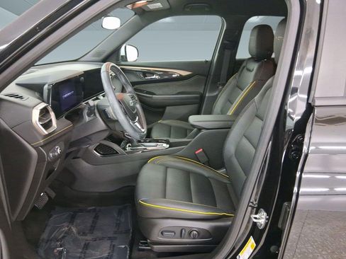 Used 2025 Chevrolet TrailBlazer ACTIV w/ Driver Confidence Package image 5