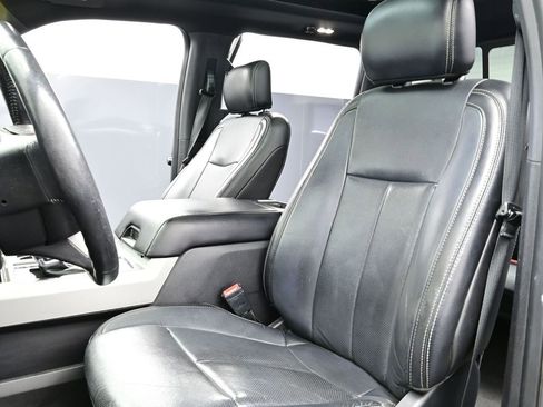 Used 2018 Ford F150 Lariat w/ Equipment Group 502A Luxury image 19