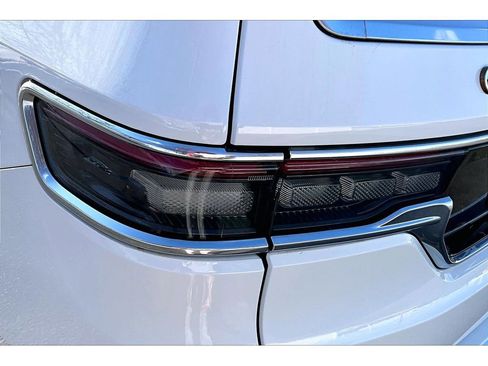 Certified 2024 Jeep Grand Wagoneer L Series III AWD/4WD image 36