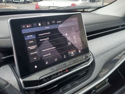 Certified 2022 Jeep Compass Latitude w/ Convenience Group image 15