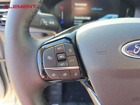 New 2025 Ford Escape SE image 9