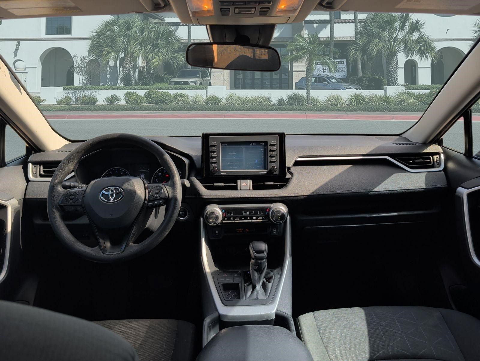 Used 2021 Toyota RAV4 XLE w/ Convenience Package FWD image 27