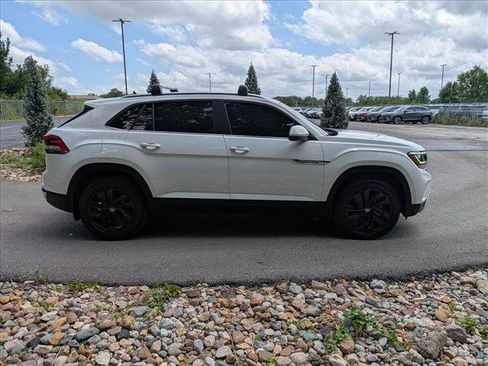 Certified 2023 Volkswagen Atlas Cross Sport SE w/ Black Wheel Package AWD/4WD image 6
