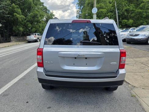 Used 2017 Jeep Patriot Latitude AWD/4WD image 5