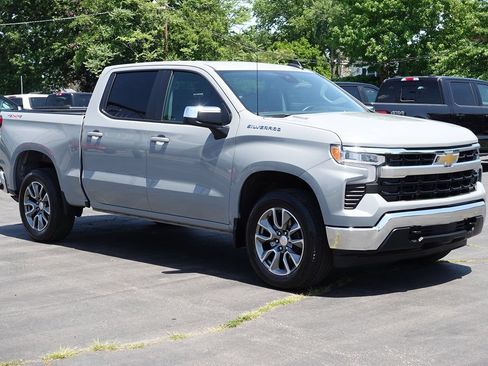 Used 2024 Chevrolet Silverado 1500 LT AWD/4WD image 4