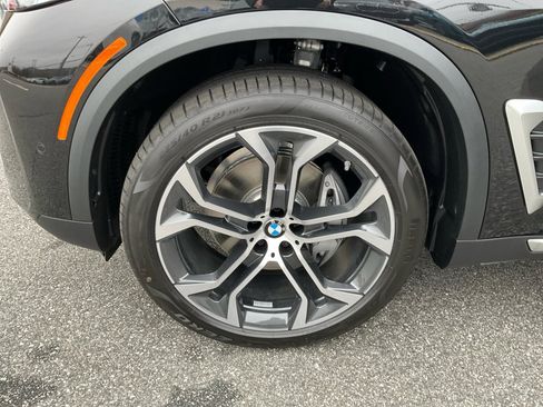 Certified 2025 BMW X5 xDrive40i w/ Executive Package image 27