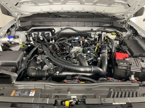 New 2026 Ford Bronco Outer Banks AWD/4WD image 9