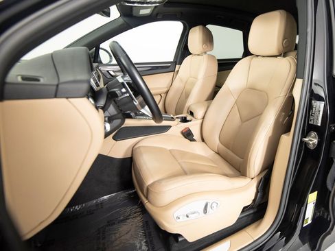 Certified 2021 Porsche Macan S AWD/4WD image 16