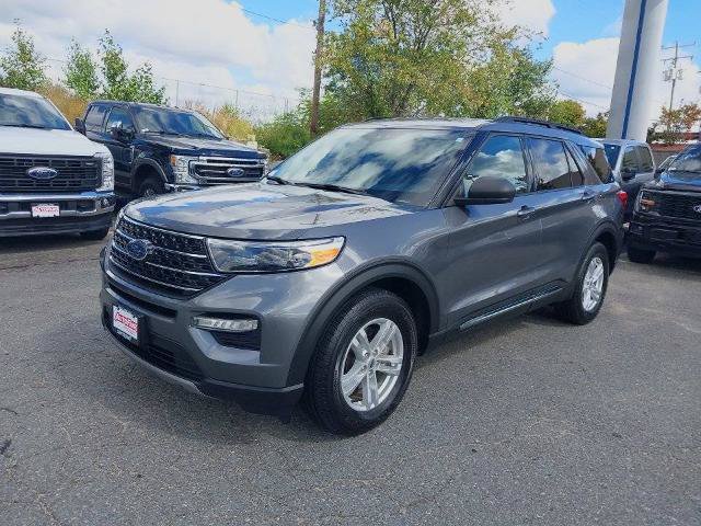 Certified 2021 Ford Explorer XLT w/ Equipment Group 202A AWD/4WD image 4