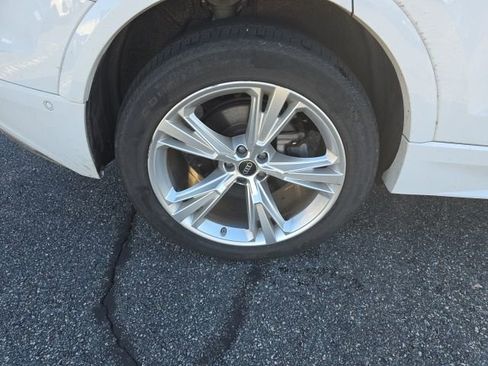 Used 2023 Audi Q8 Premium Plus image 9