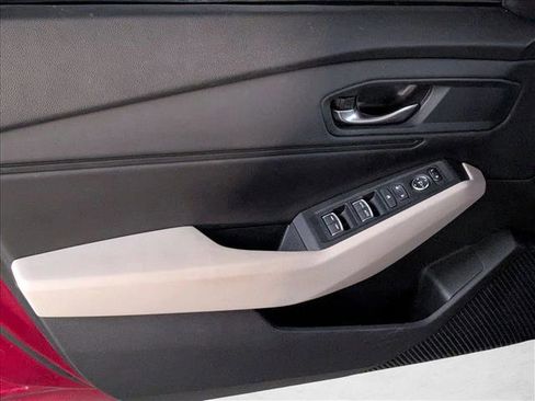 Used 2023 Honda Accord EX image 9