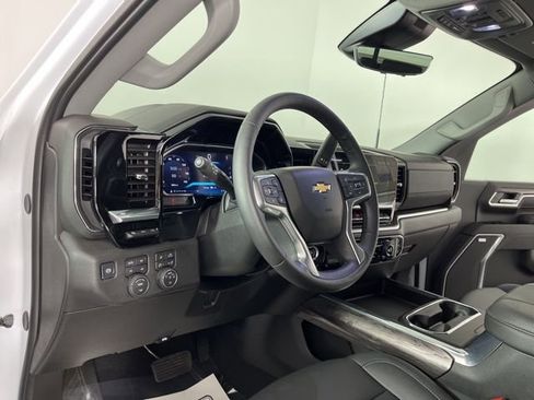 Used 2026 Chevrolet Silverado 2500 LTZ w/ LTZ Premium Package AWD/4WD image 19