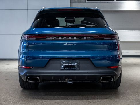 Certified 2025 Porsche Cayenne AWD/4WD image 7
