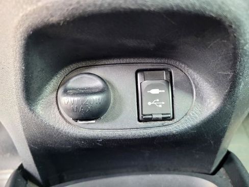 Used 2015 Toyota Yaris LE image 19