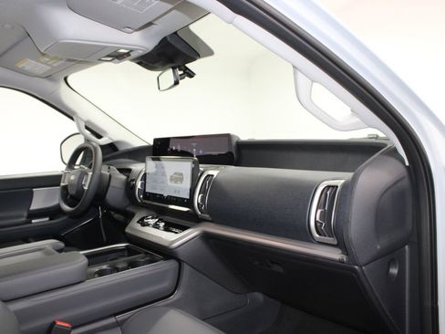 New 2026 Ford Expedition Active image 30