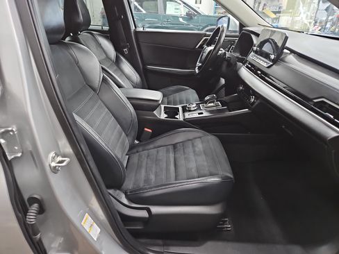 Used 2022 Mitsubishi Outlander SE image 8