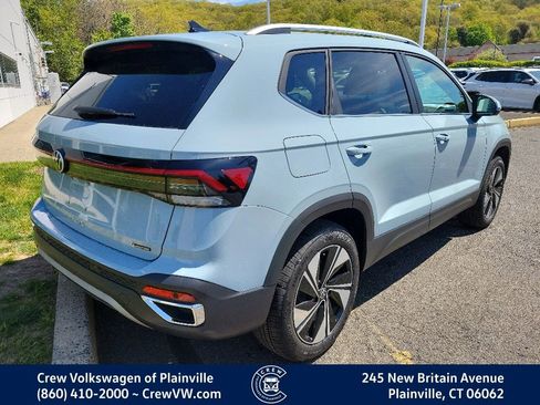 New 2026 Volkswagen Taos SE AWD/4WD image 3