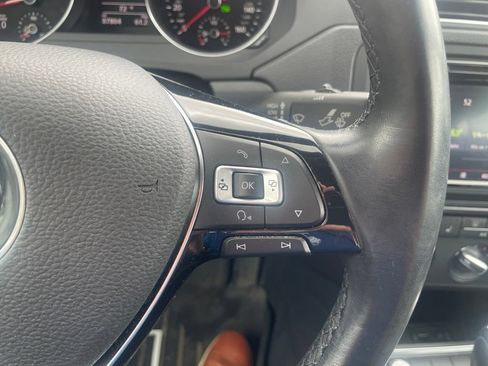 Used 2017 Volkswagen Jetta SE FWD image 23