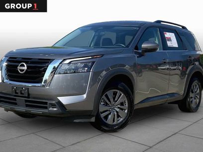 Used 2024 Nissan Pathfinder SV