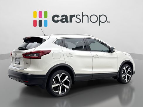 Used 2022 Nissan Rogue Sport SL w/ Premium Package FWD image 5