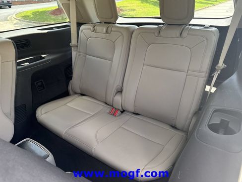 Used 2022 Lincoln Aviator Reserve w/ Equipment Group 201A AWD/4WD image 22