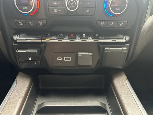 Used 2020 Chevrolet Silverado 1500 LTZ w/ LTZ Convenience Package AWD/4WD image 5