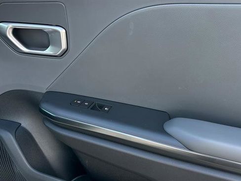 New 2025 Kia K4 LXS image 18