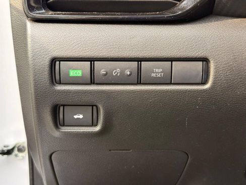 Used 2023 Nissan Sentra SR FWD image 34