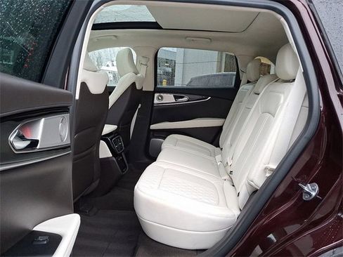 Used 2022 Lincoln Nautilus Black Label w/ Class II Trailer Tow Package image 10