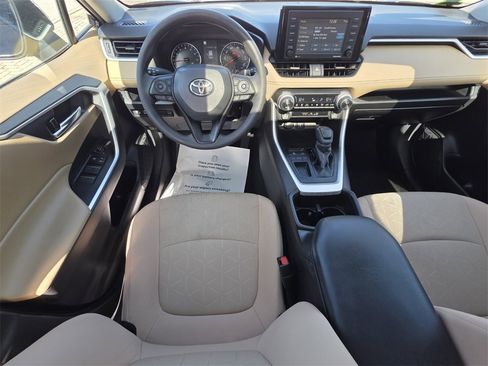 Certified 2022 Toyota RAV4 XLE image 6
