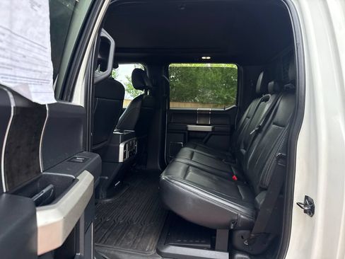 Used 2022 Ford F350 Lariat w/ Black Appearance Package AWD/4WD image 20
