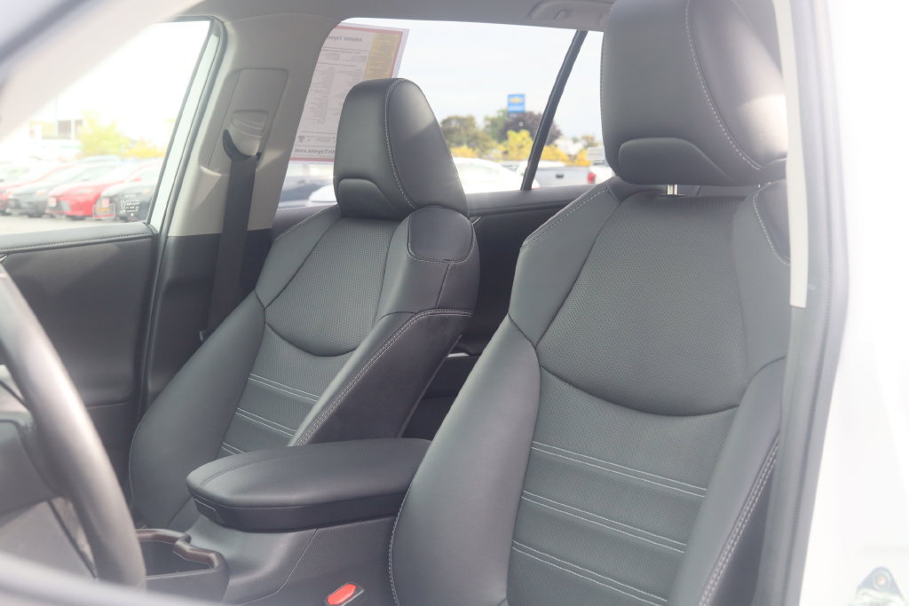 Used 2023 Toyota RAV4 Limited AWD/4WD image 21