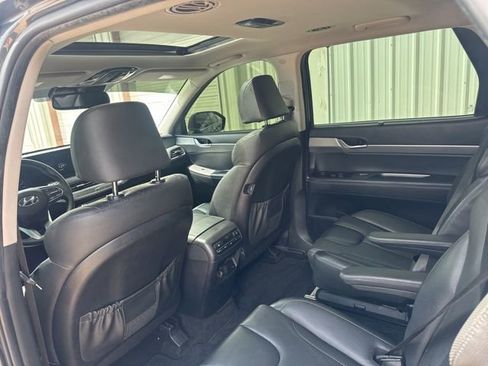Used 2022 Hyundai Palisade SEL w/ Premium Package FWD image 9