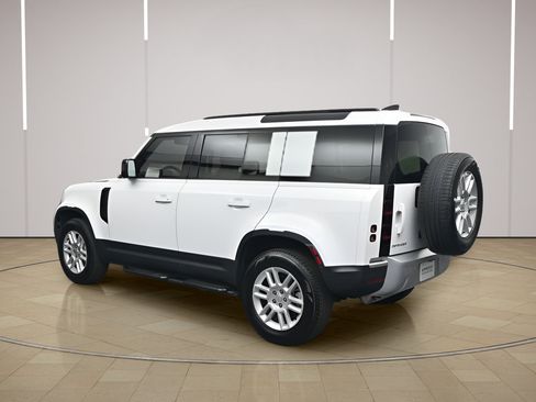 Used 2025 Land Rover Defender 110 S AWD/4WD image 3