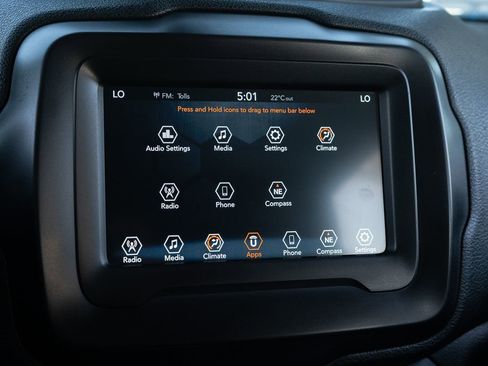 Used 2018 Jeep Renegade Latitude image 24