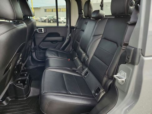 Used 2021 Jeep Gladiator Overland w/ Uconnect 4C Nav & Sound Group image 20