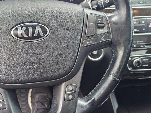 Used 2014 Kia Cadenza Premium w/ Luxury Package FWD image 30