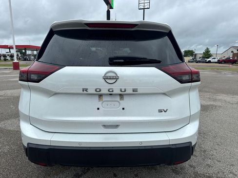 Used 2024 Nissan Rogue SV FWD image 5