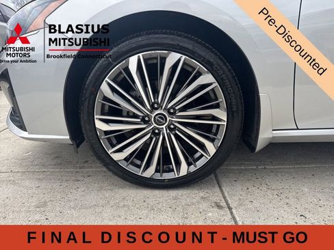 Used 2023 Nissan Altima 2.5 SL AWD/4WD image 11