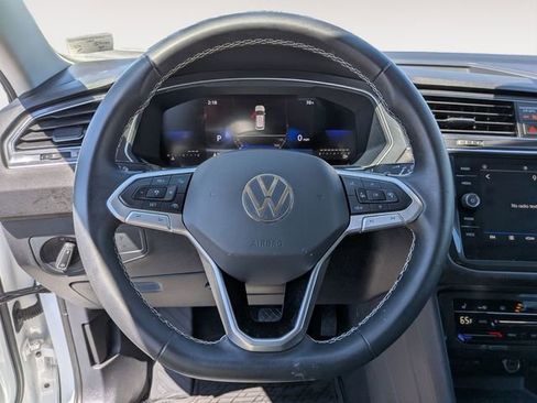 Used 2023 Volkswagen Tiguan SE FWD image 21