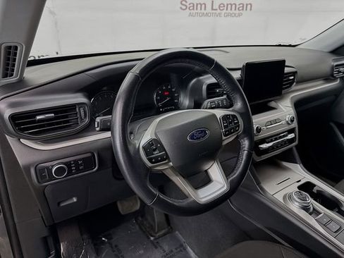 Used 2023 Ford Explorer XLT image 9