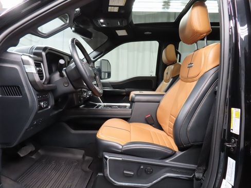 Used 2024 Ford F250 Platinum image 9