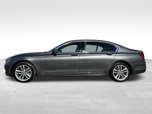 Used 2019 BMW 750i xDrive w/ Executive Package image 4