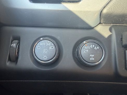 Used 2019 Chevrolet Suburban Premier image 37