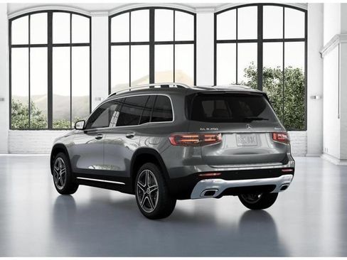 Used 2026 Mercedes-Benz GLB 250 4MATIC image 28