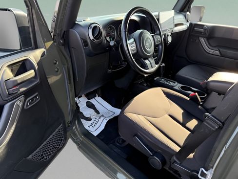 Used 2015 Jeep Wrangler Unlimited Sport w/ Quick Order Package 24S AWD/4WD image 15