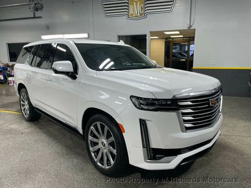 Used 2024 Cadillac Escalade Premium Luxury Platinum image 1