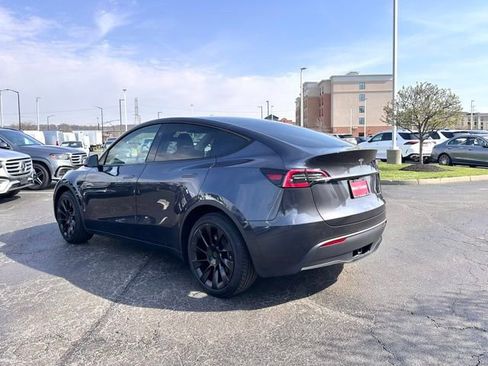 Used 2024 Tesla Model Y Long Range image 4