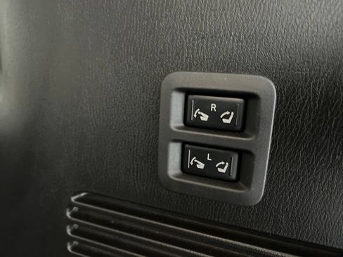 Used 2022 Nissan Armada Platinum w/ Captain's Chairs Package RWD image 52